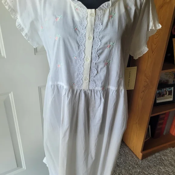 Woman's  nite dress - Picture 4 of 4